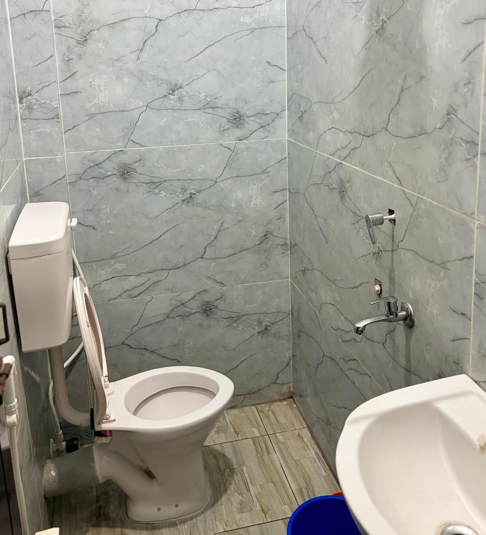 Royal Rooms Budget Stay in Shasthamangalam, Trivandrum Hostel in Thiruvananthapuram