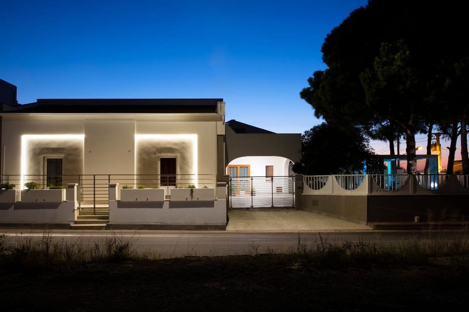 Property building, Facade/entrance, Night