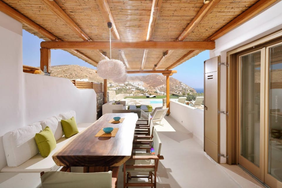 BBQ facilities, View (from property/room), Balcony/Terrace, Decorative detail