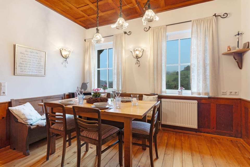 Property building, Kitchen or kitchenette, Living room