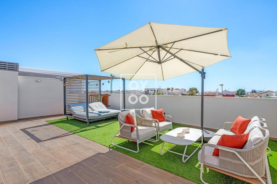 View (from property/room), Balcony/Terrace, Seating area, sunbed