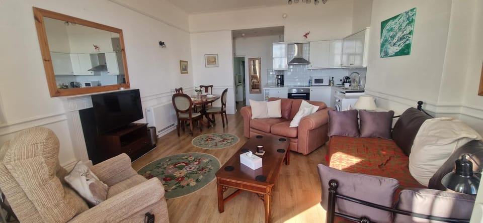 Terrace and Sea view Apartment in Worthing