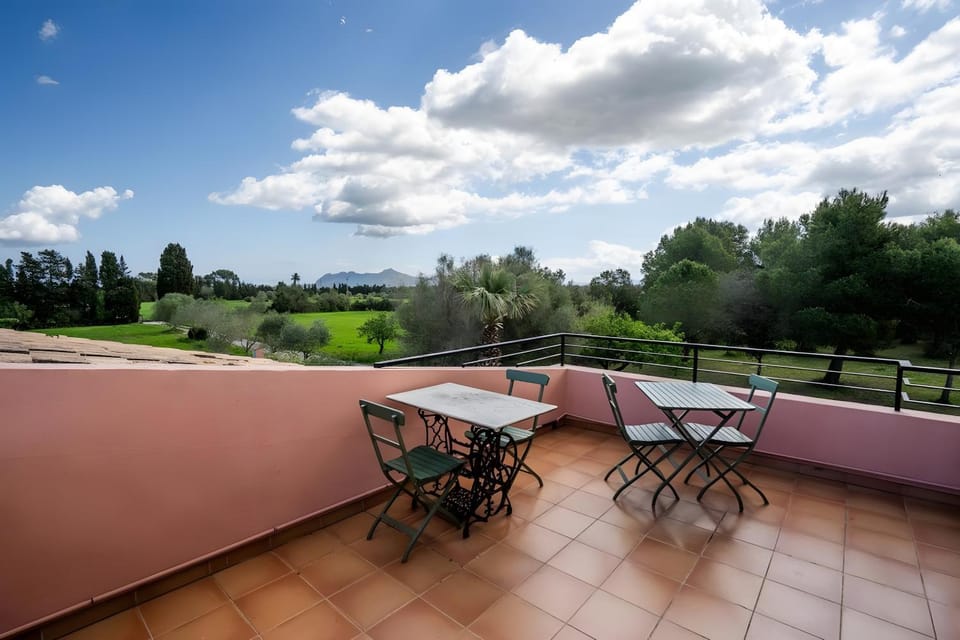 Property building, Balcony/Terrace, Living room