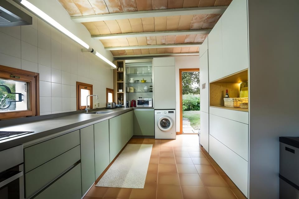 Kitchen or kitchenette, Living room