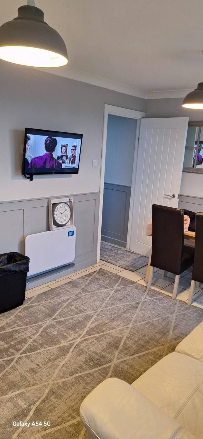 Communal lounge/ TV room, TV and multimedia, Living room