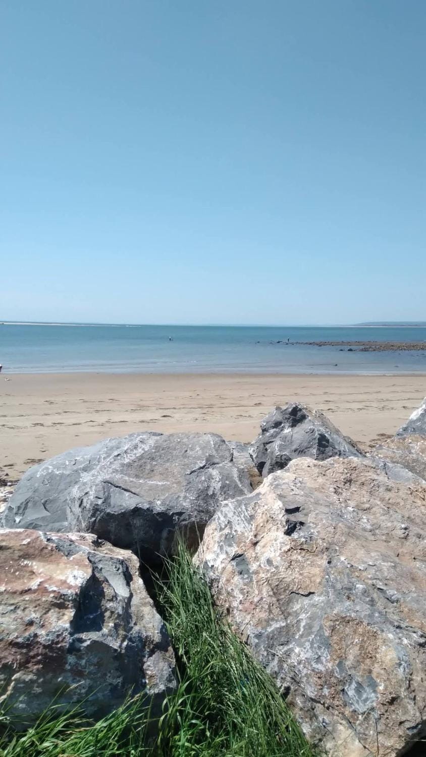 Carmarthen bay chalet rental House in Ferryside
