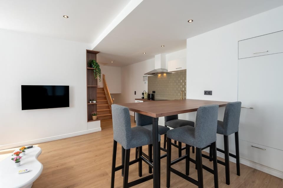 Elegant Renovated Apartment for 4 in Oostende Apartment in Ostend