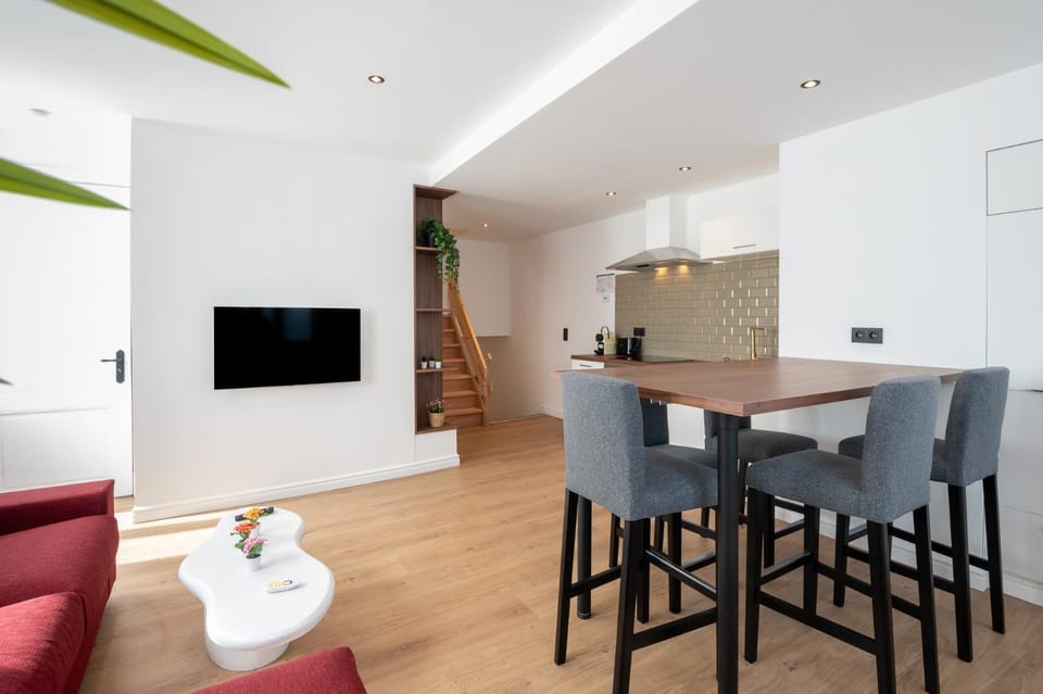 Elegant Renovated Apartment for 4 in Oostende Apartment in Ostend