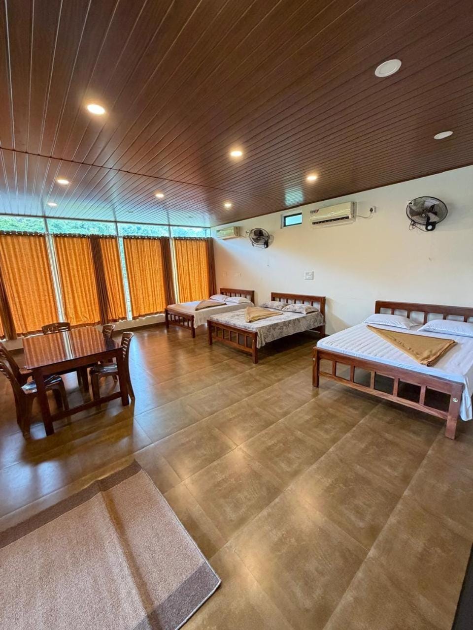Bed, Seating area, Bedroom
