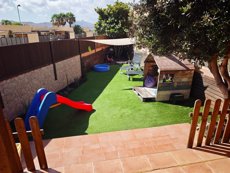 Book Jet - Casa Good Luck Jardin y Wifi Villa in Maxorata