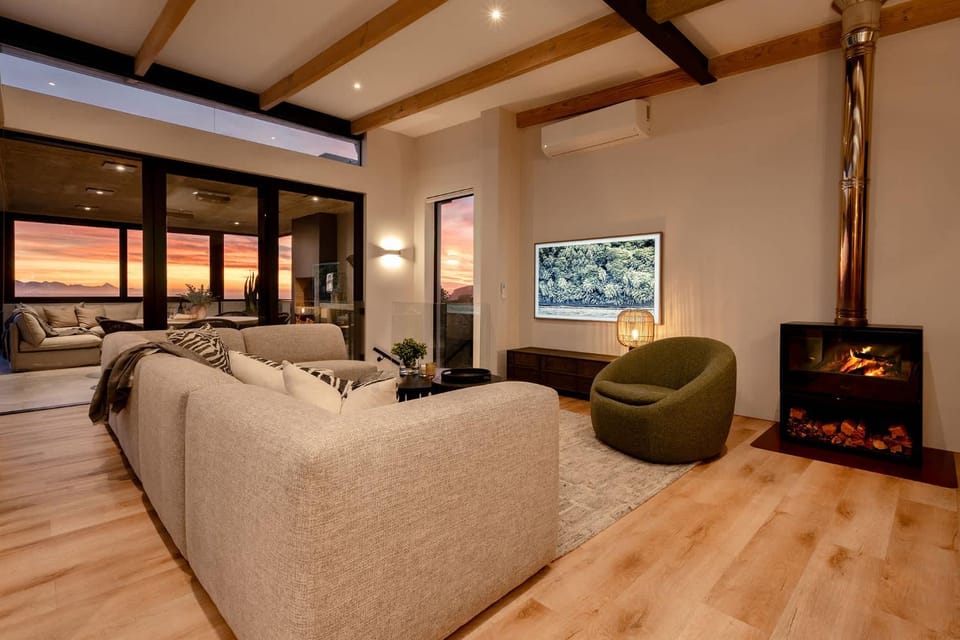 Moon Tide Villa - Luxe 4BD Pool & Ocean Views Villa in Plettenberg Bay