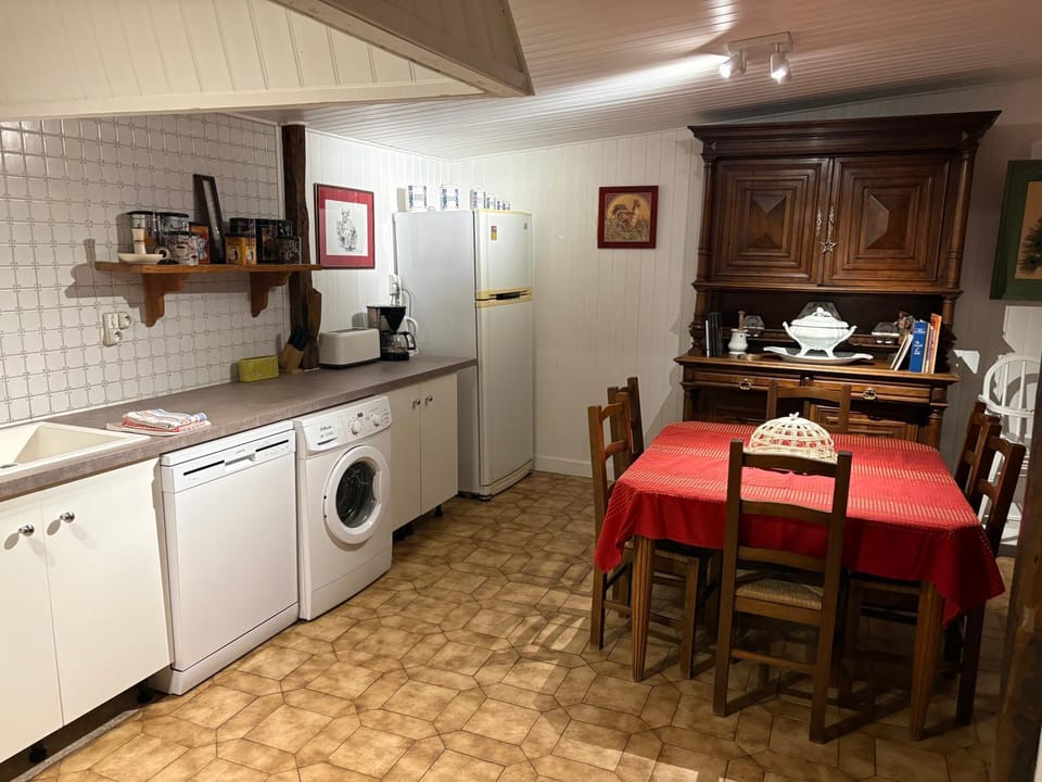 Les Pierrottes House in Nouvelle-Aquitaine