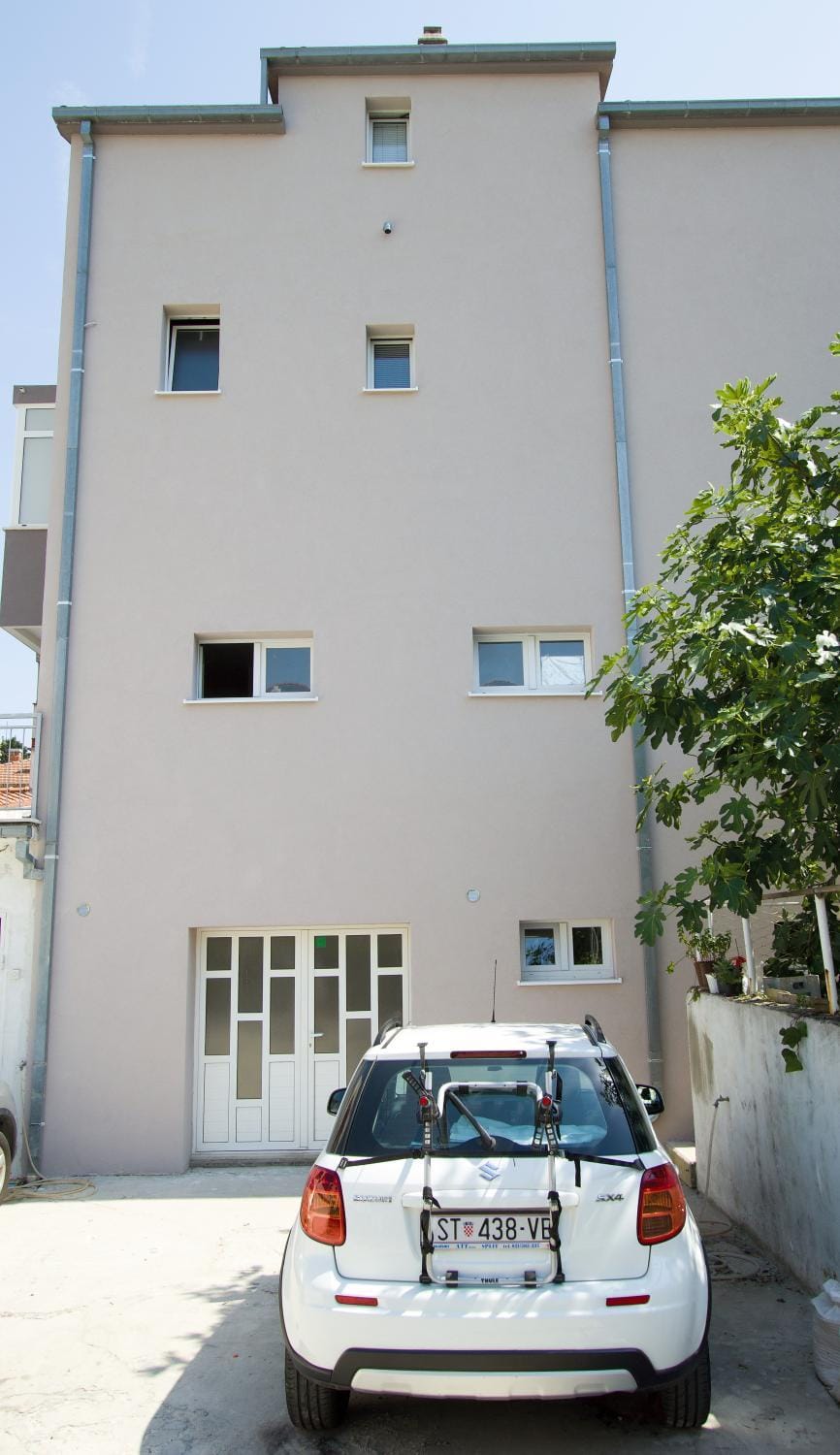 Facade/entrance