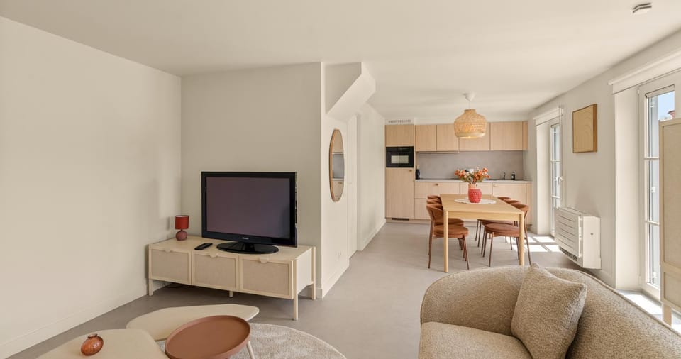 Kitchen or kitchenette, Seating area