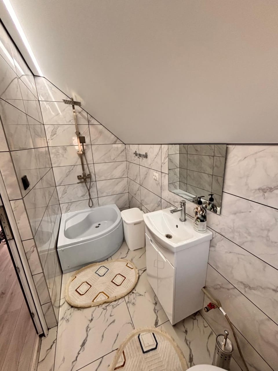 Між горами Apartment in Ukraine