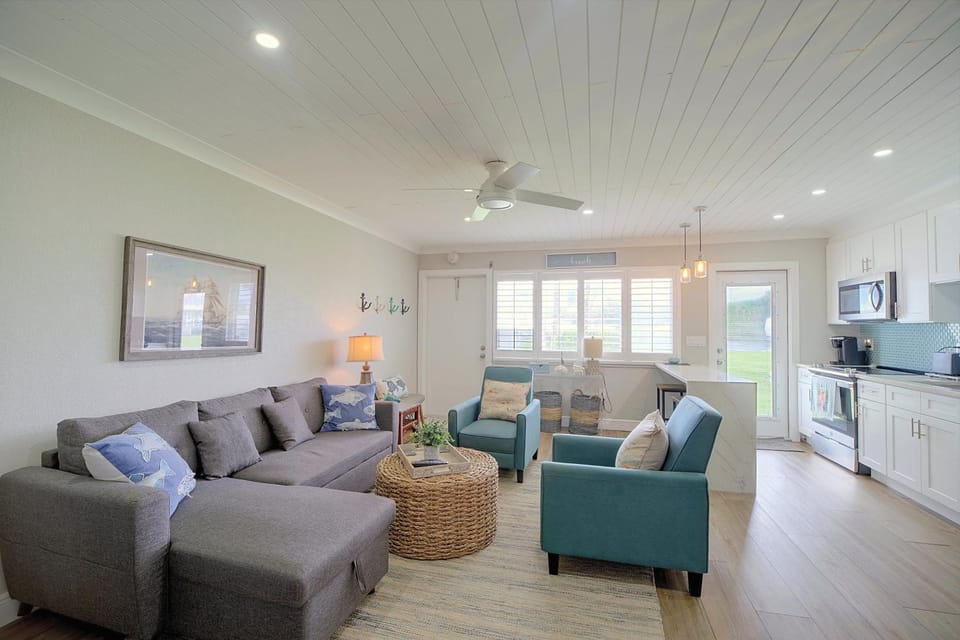 Oceanfront Condo in Satellite Beach w/ Pool House in Satellite Beach