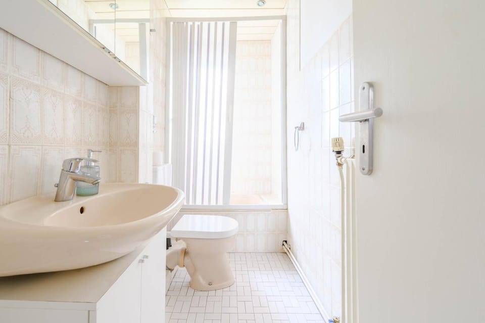Toilet, Bathroom, Bath