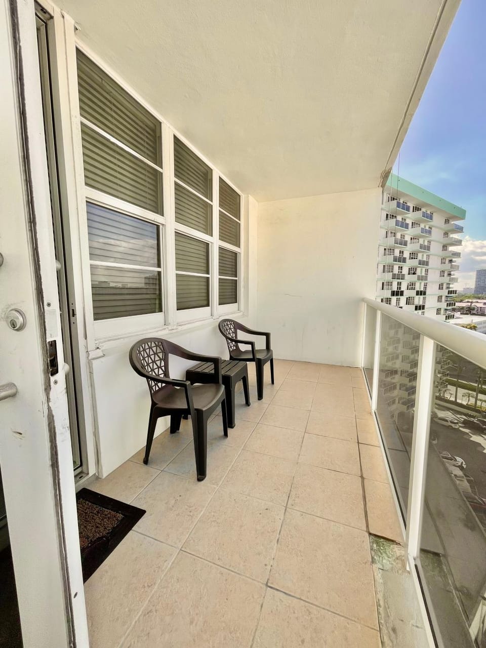 Beachfront Hollywood Condo Intracoastal View Apartment in Hollywood Beach