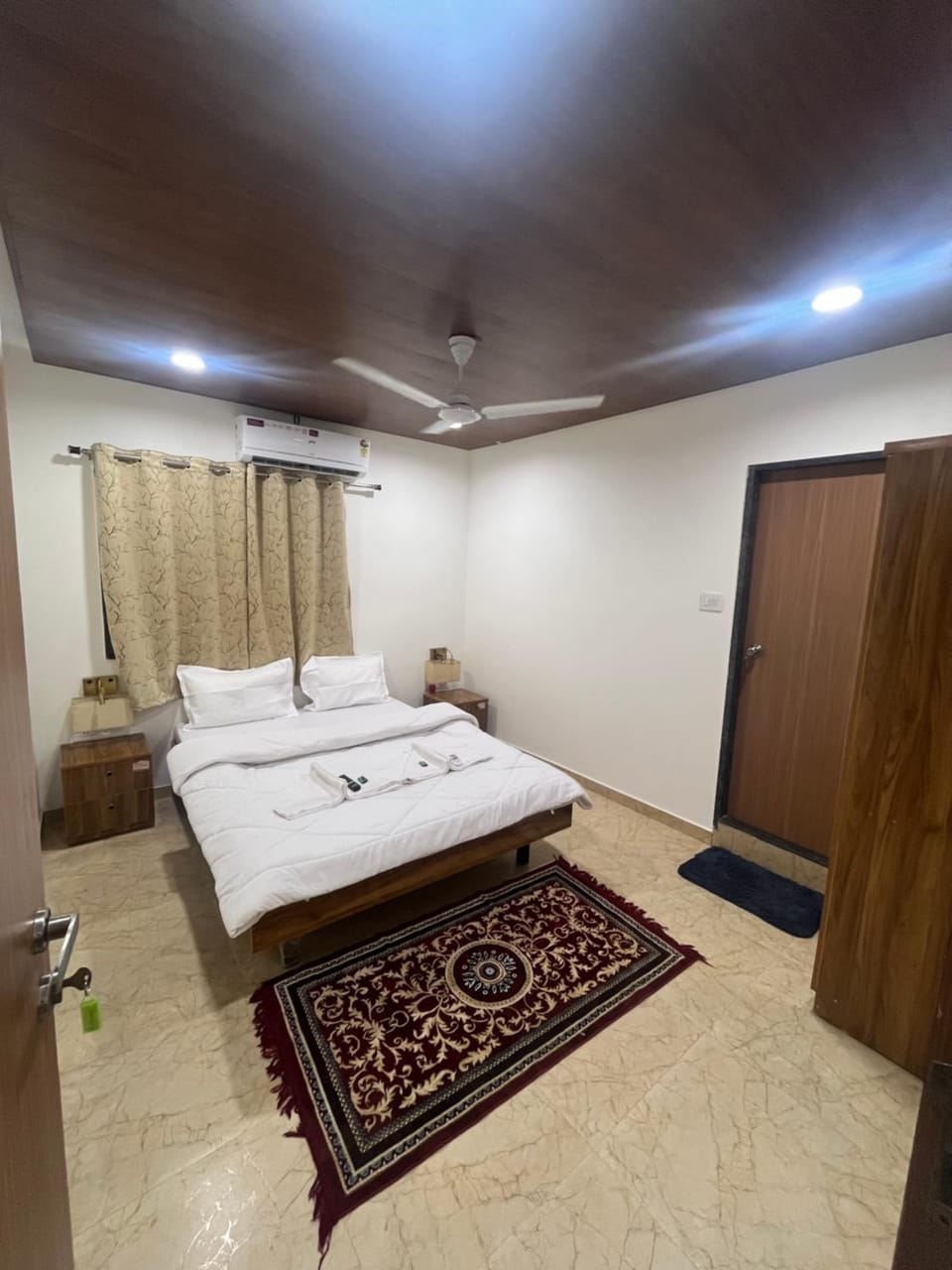 HOTEL PUSHPRAJ LODGING AND RESTAURANTs Vacation rental in Maharashtra