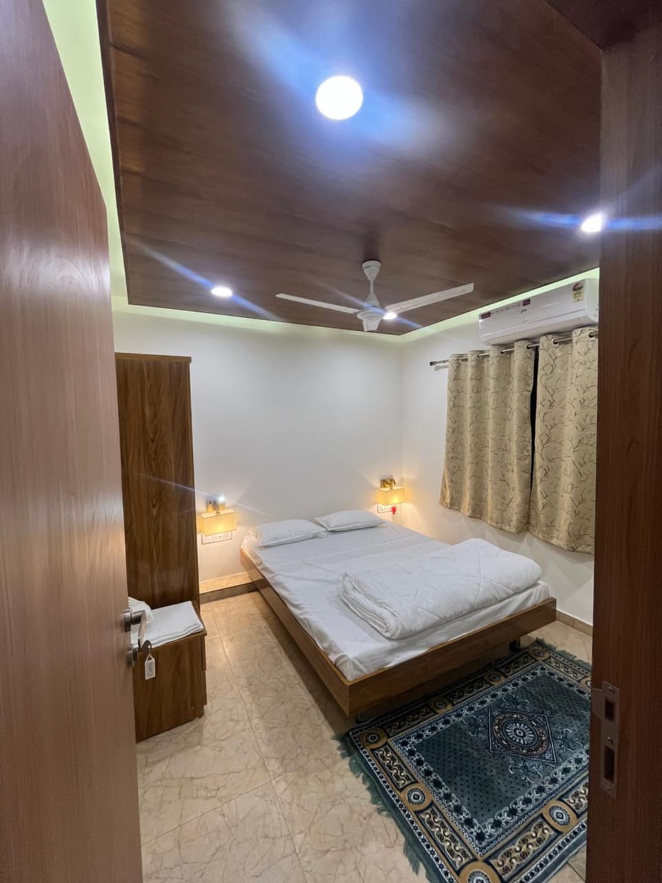 HOTEL PUSHPRAJ LODGING AND RESTAURANTs Vacation rental in Maharashtra