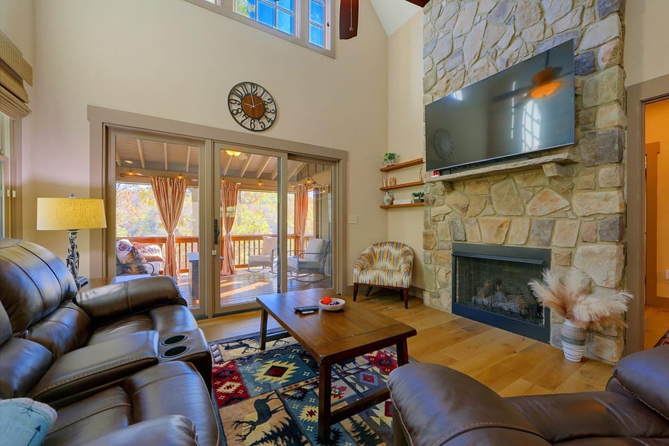 Cullowhee River Home w/ Deck, Close to WCU House in Cullowhee