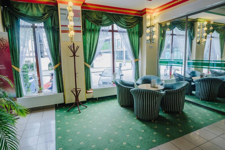 Lobby or reception, Lounge or bar