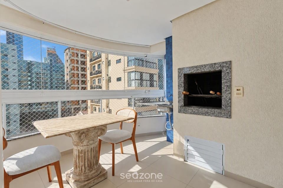 Balcony/Terrace, City view