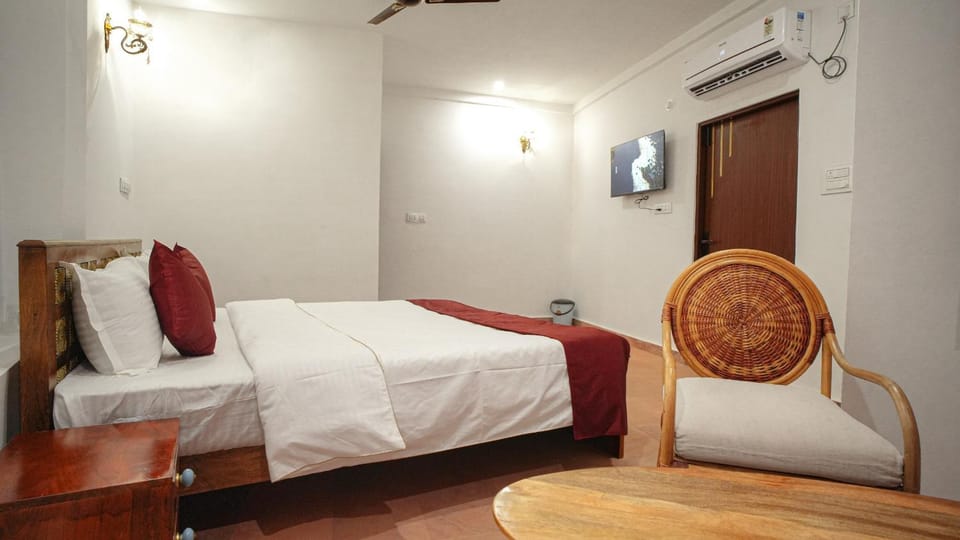 Bed, Photo of the whole room, Bedroom, air conditioner