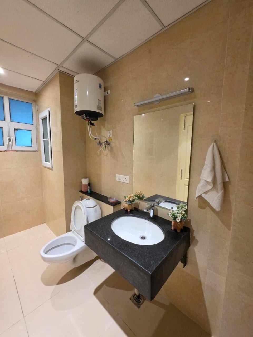 Sukoon Stays, Luxe 1 BHK, Omaxe Royal Residency Apartment in Ludhiana