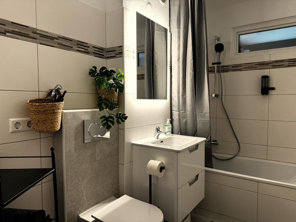 Shower, Toilet, Bathroom, Bath, internet, pet friendly