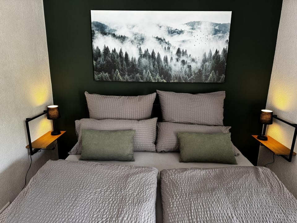 Bed, Bedroom, internet, pet friendly