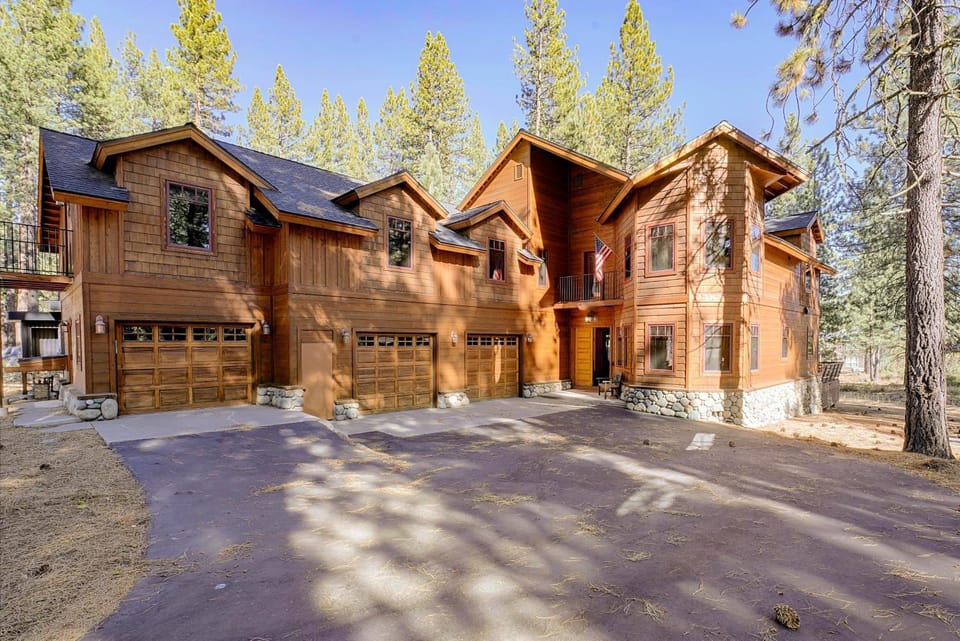 Private Hot Tub & Truckee Home 7 Mi Northstar House in Truckee