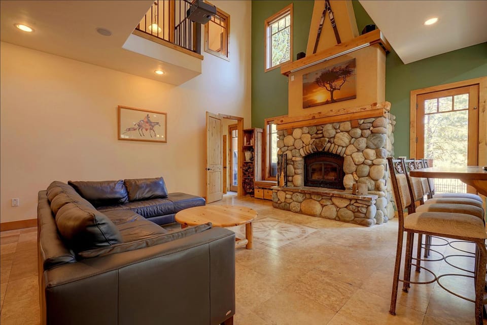 Private Hot Tub & Truckee Home 7 Mi Northstar House in Truckee