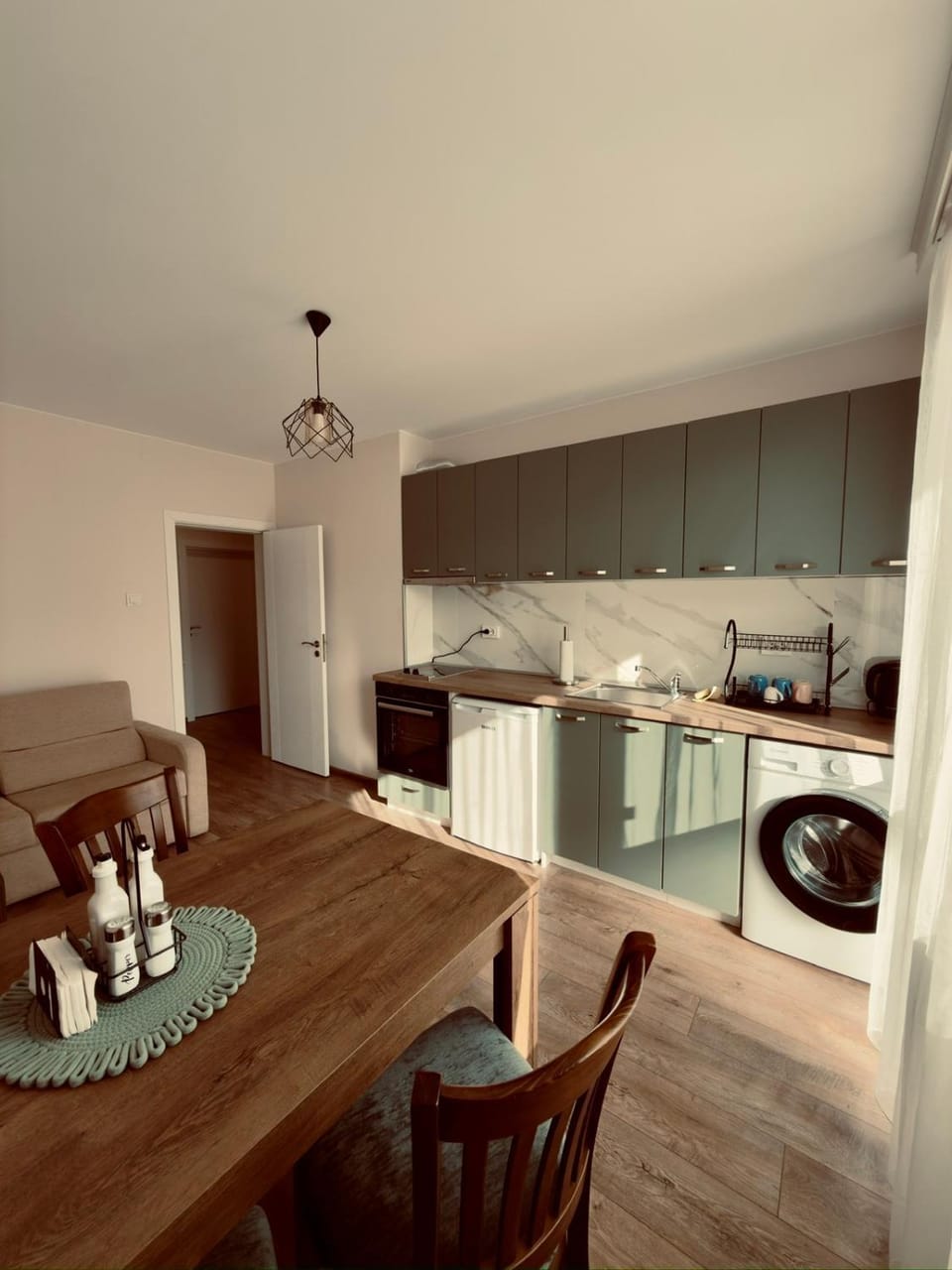 Kitchen or kitchenette, Dining area, dishwasher, oven, pet friendly, stove