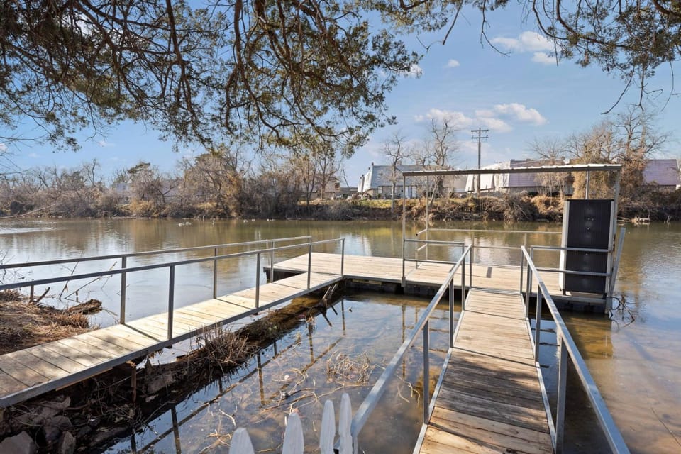 Natural landscape, Fishing, On site, River view