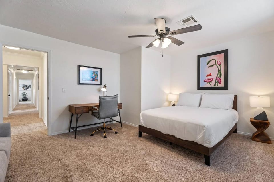 Bed, Photo of the whole room, Business facilities, Bedroom