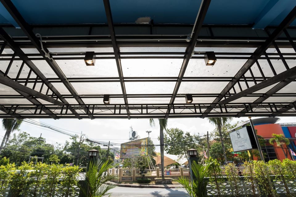Property building, Facade/entrance