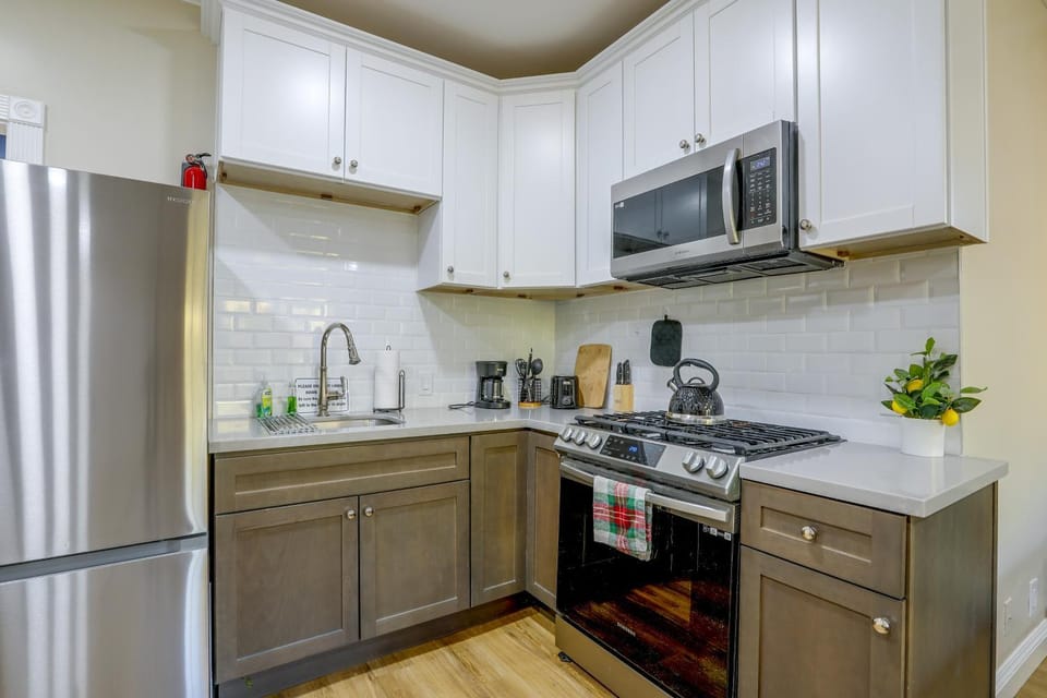 Resort Perks! Relaxing Couple’s Gem in Amador City Apartment in Amador City