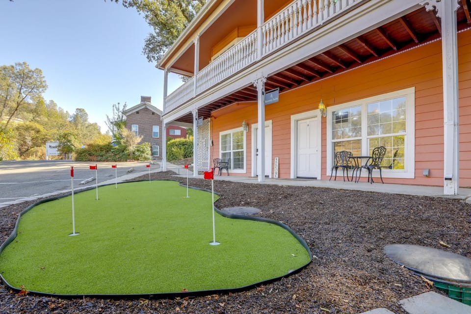Resort Perks! Relaxing Couple’s Gem in Amador City Apartment in Amador City