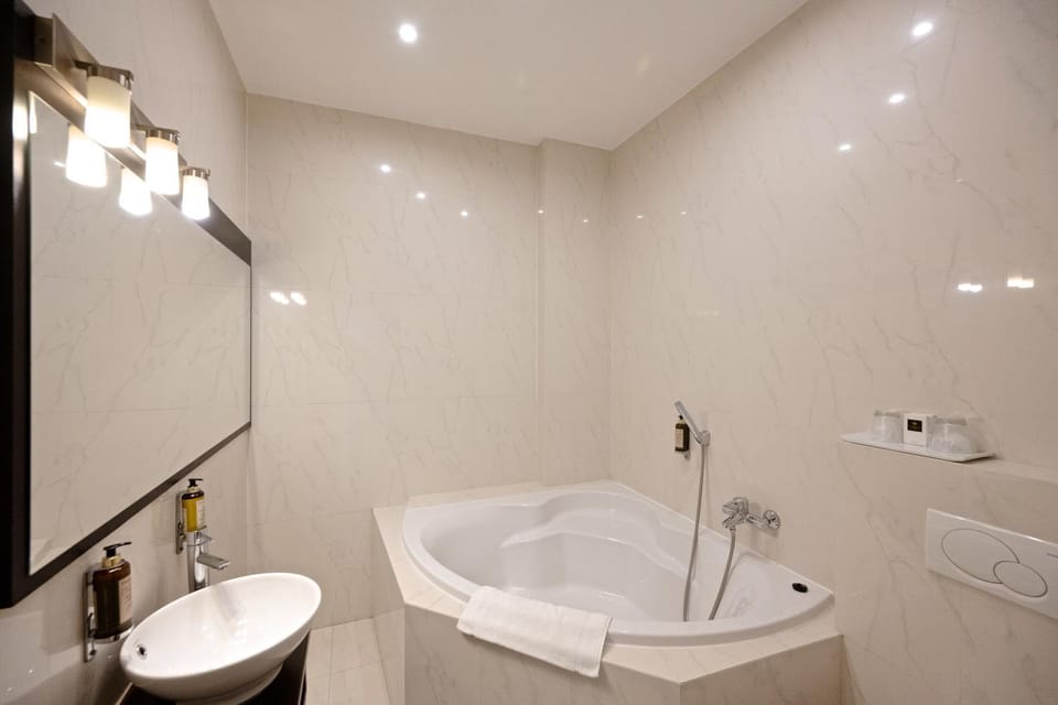Bathroom, Bath