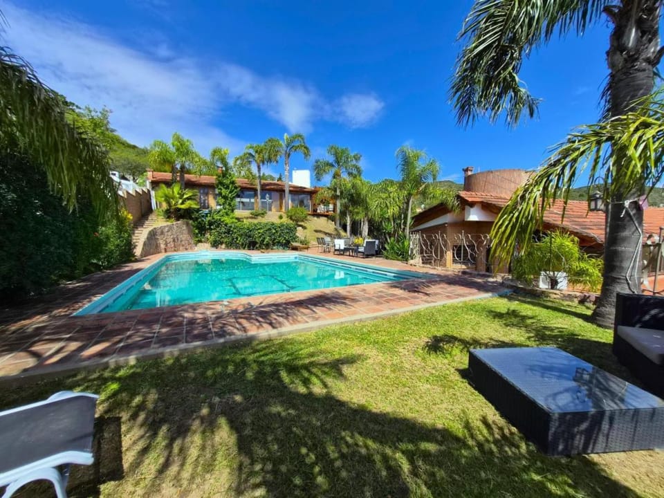 Mansión Costa Azul ll enTokio 350 Villa Carlos Paz Córdoba House in Villa Carlos Paz