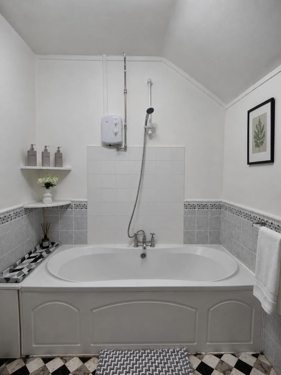 Modern 4-Bedroom House in Cardiff with Parking House in Cardiff