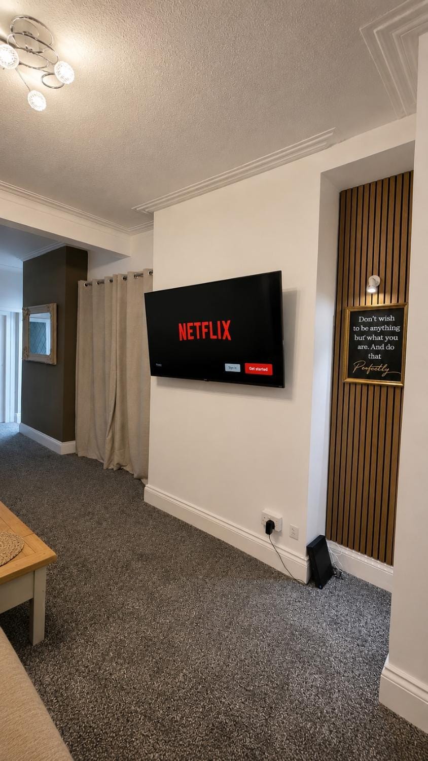 Modern 4-Bedroom House in Cardiff with Parking House in Cardiff