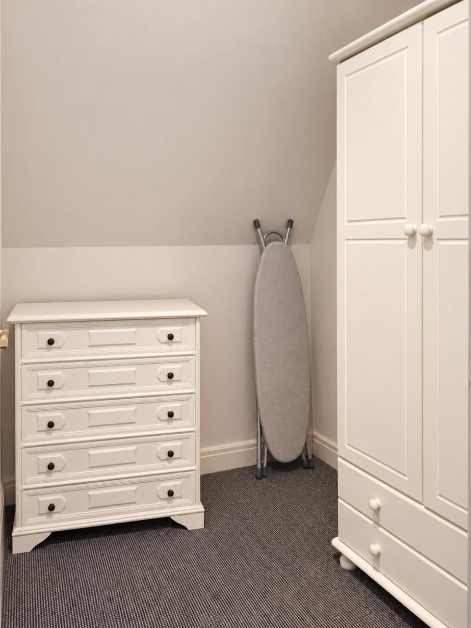 Quiet 3-Bed Home Sleeps 8 Free Parking Apartment in Doncaster