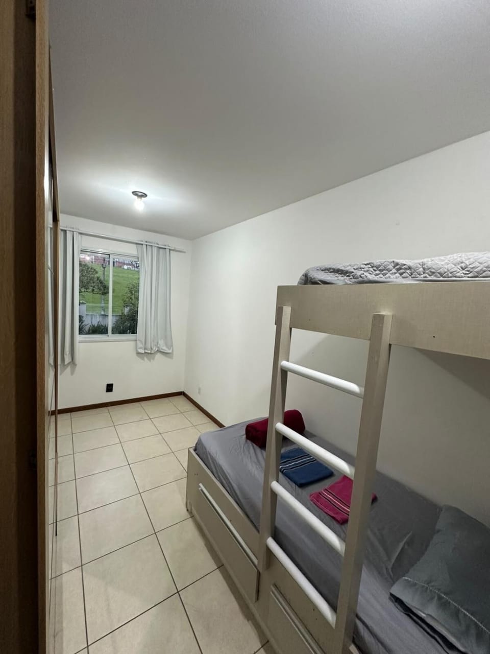 Apto confortável para família grande Florianópolis Apartment in São José