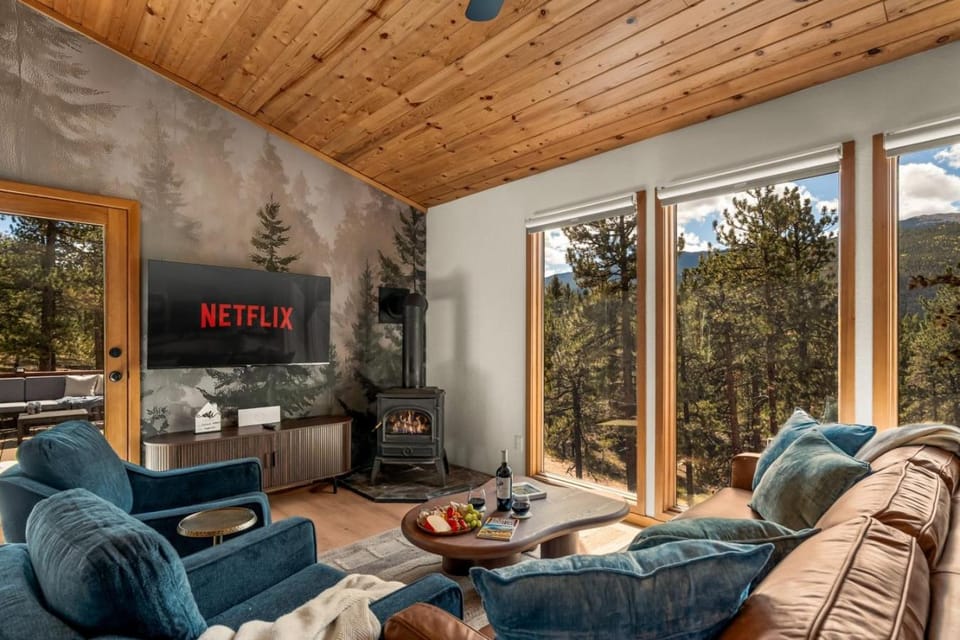 Living room, Mountain view