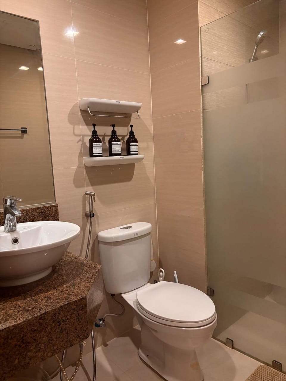 NEW The Olive Room 2 - Eastwood City Apartment in Pasig