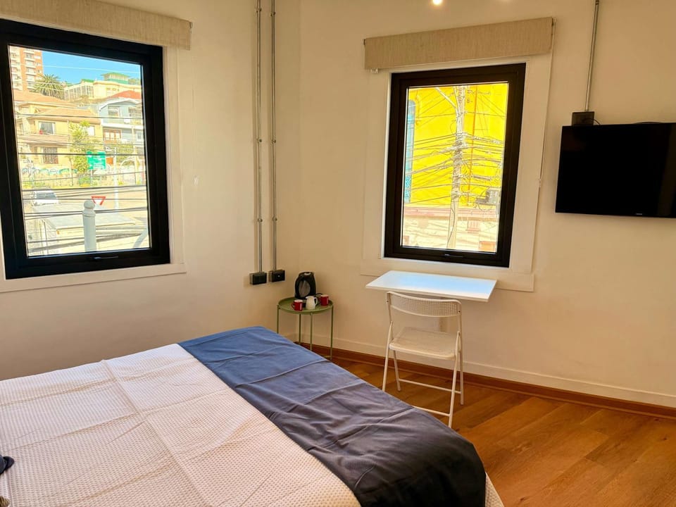 Cerro Alegre Studio - Newly Renovated & Central Apartment in Valparaiso