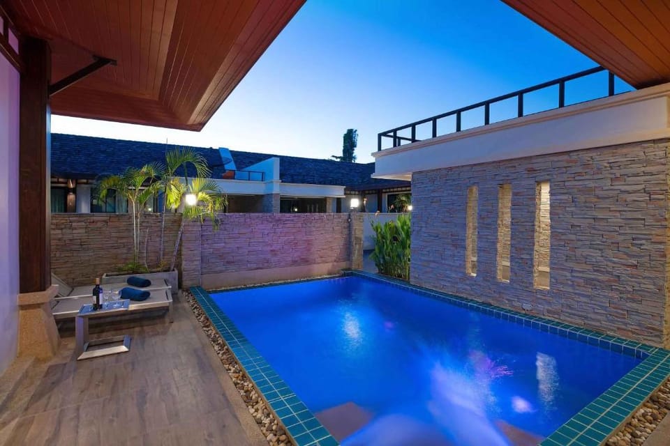 Patio, Day, Pool view, Swimming pool, Swimming pool, sunbed
