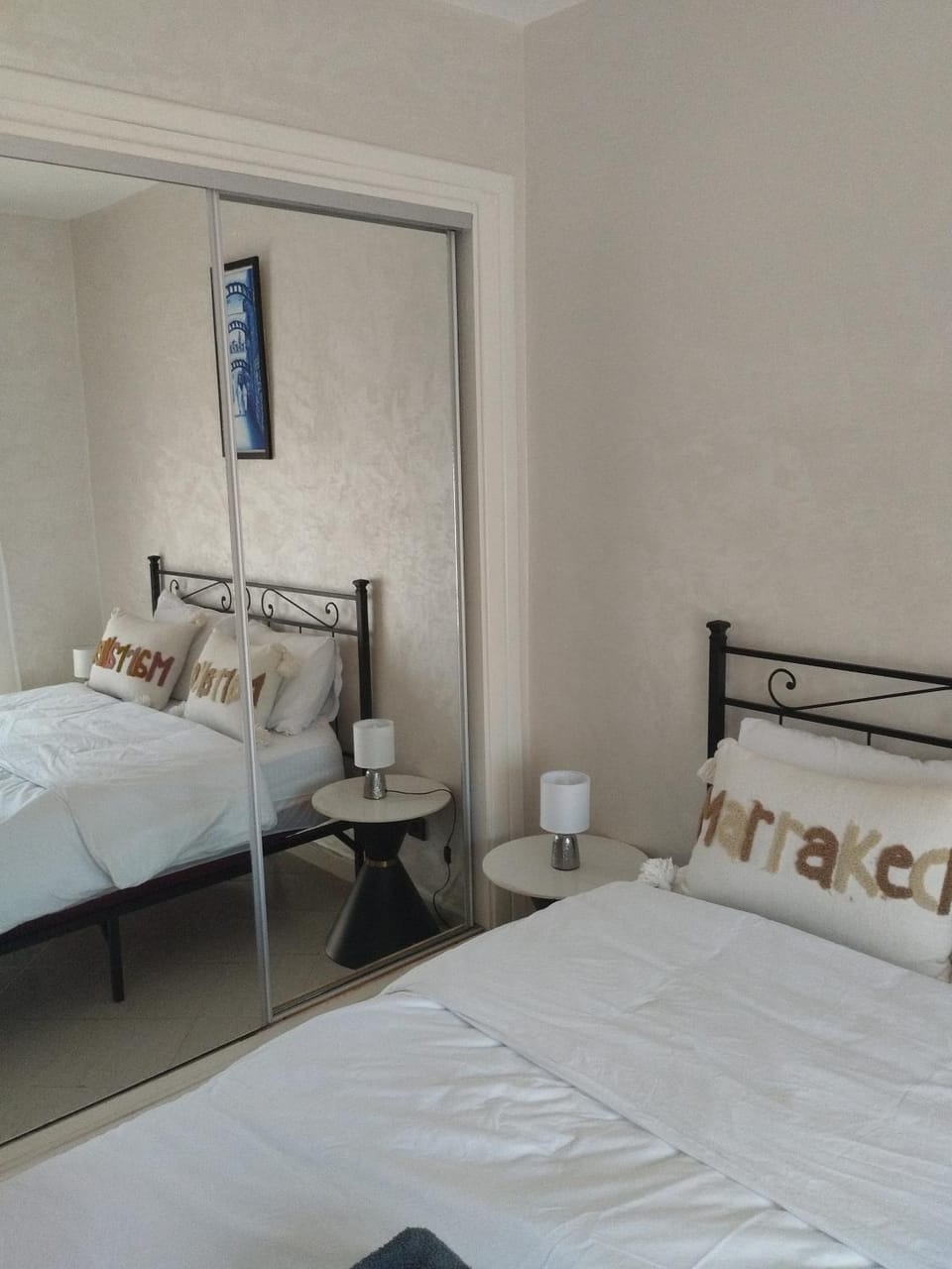 Belle Appartement pour les familles 2 chambres, 2 SDB, et grande salon , avec parking et wifi et grand beignoir avec eaux chaudes Apartment in Marrakesh